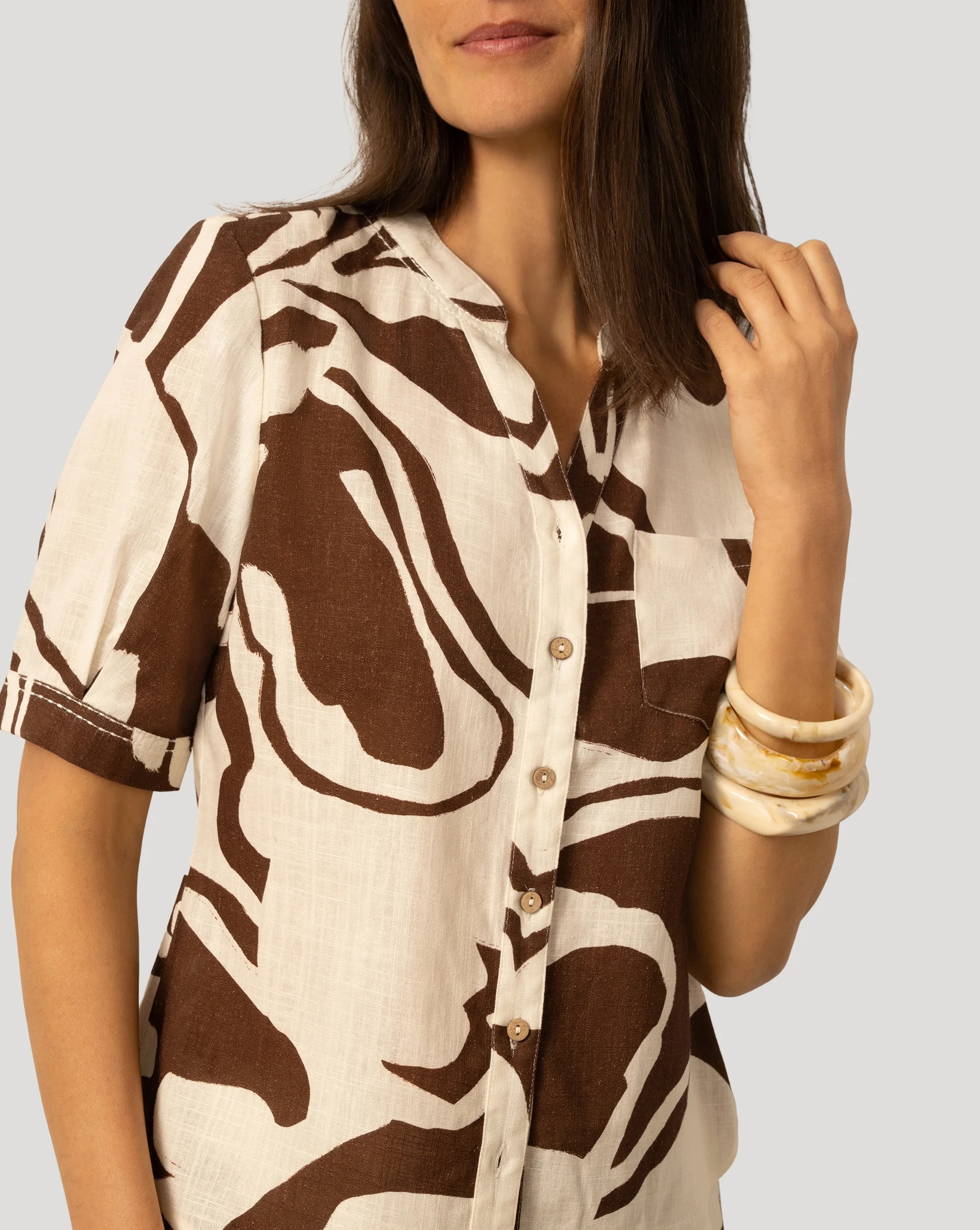 XL Cable & Gauge Women's Linen Blend Button Front Top