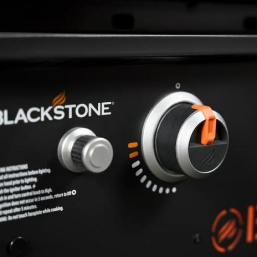 Blackstone Original 4-Burner 36 Propane Omnivore Outdoor Griddle with Hood and Folding Side Shelves ( scratch’s see the pictures )