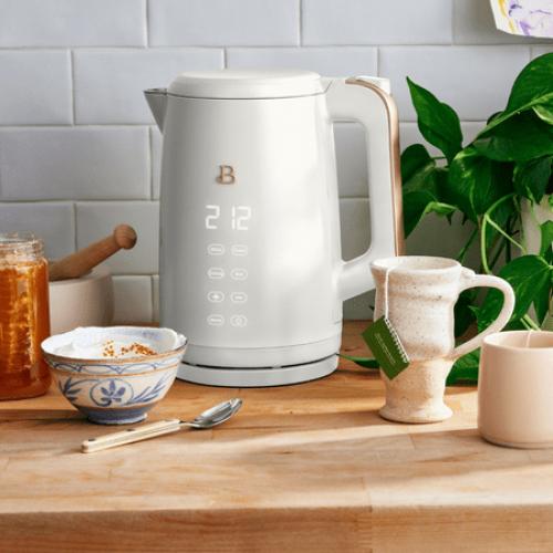 Beautiful 1.7-Liter Electric Kettle 1500 W with One-Touch Activation, White Icing by Drew Barrymore NEEDS CLEANING