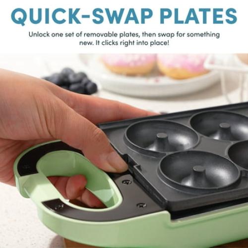 Aroma Swap & Flip Waffle Maker, New