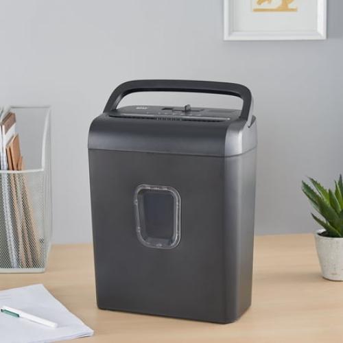 Pen Gear 6-Sheet Micro-cut Paper/Credit Card Shredder with 3.4 Gallon Bin, Black,Home and Office use