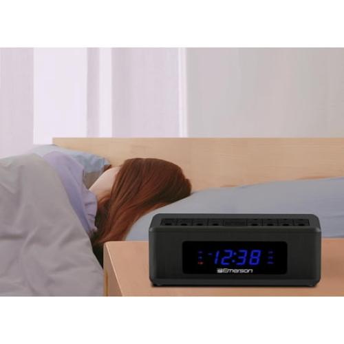 Emerson AM/FM Dual Alarm Clock Radio with 0.6 Blue LED Display, 4-Level dimmer, and Wake to Radio/Buzzer Alarm, Black - CK2023