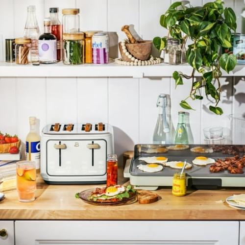 Beautiful 4-Slice Toaster with Touch-Activated Display, White Icing by Drew Barrymore