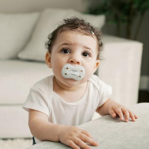 Dr. Brown's Advantage Lightweight One-Piece Silicone Baby Pacifier, Fully Symmetrical Soother, Neutral, 6-18m, BPA Free, 3 Pack