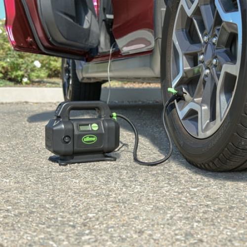 Slime Deluxe Digital Tire Inflator Air Pump 12 Volt - 40077