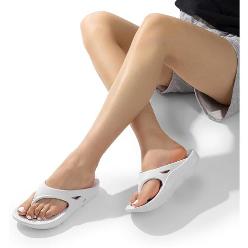 Dream Paris women's white foam flip flops size 6