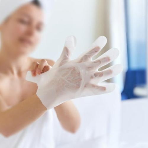 6 pack Earth Therapeutics Hemp Seed Oil Moisturizing Hand Mask relieves, replenishes and rejuvenates dry damaged hands.