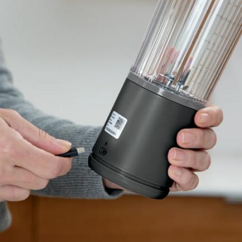 Ninja Blast 16 oz Portable Personal Blender with Leak Proof Lid and Easy Sip Spout, Smoothie Blender, Black BC100BK