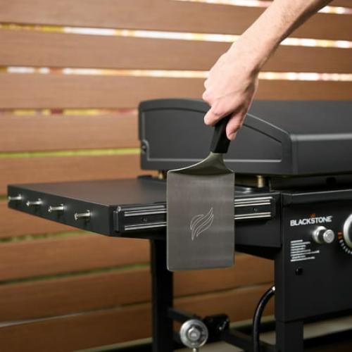 Blackstone Original 4-Burner 36 Propane Omnivore Outdoor Griddle with Hood and Folding Side Shelves ( scratch’s see the pictures )
