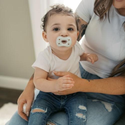 Dr. Brown's Advantage Lightweight One-Piece Silicone Baby Pacifier, Fully Symmetrical Soother, Neutral, 6-18m, BPA Free, 3 Pack