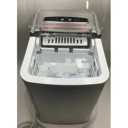 Insignia - 26-Lb. Portable Ice Maker -Silver