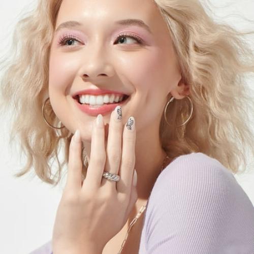 KISS imPRESS Design Press on Nails, Dazzle, White, Medium Almond, 30 Count