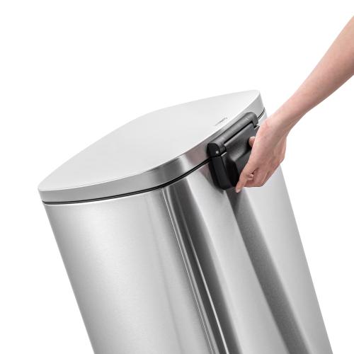 Qualiazero 50L / 13.2 Gallon Rectangular Step Can - Black - 13.2 Gallons