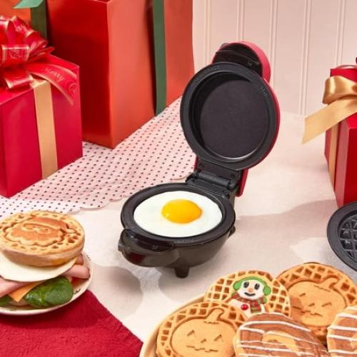 Dash MultiMake Mini System Holiday Waffle Maker with Removable Platesneds cleaning‼️