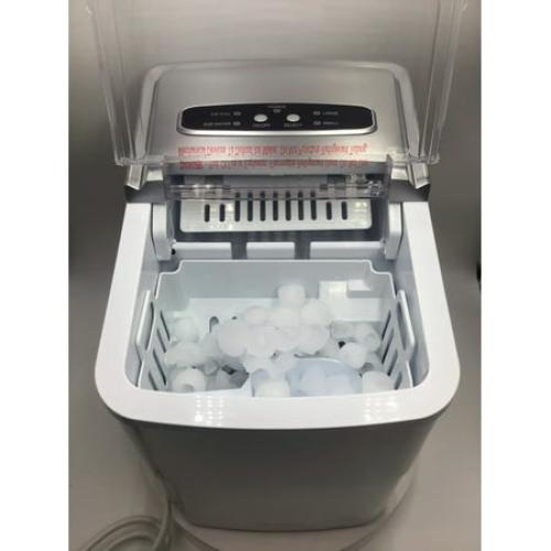 Insignia - 26-Lb. Portable Ice Maker -Silver