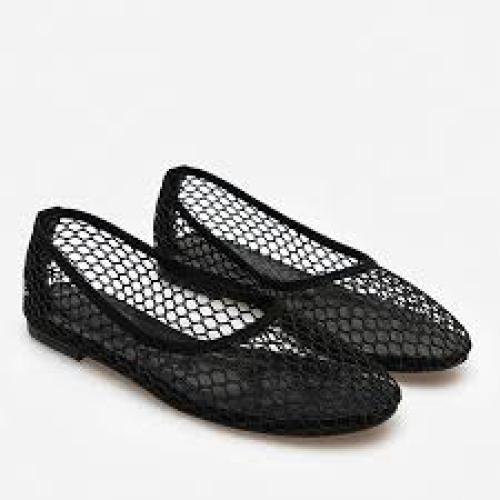 Size 6.5 IBDPOSH..Casual black ballerina-style shoes