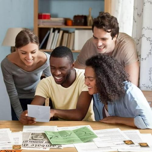 ThinkFun Cold Case: A Story to Die For Murder Mystery Game