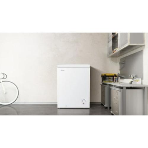 Hisense 5 Cu ft Garage Ready Chest Freezer, White Model WFC050M6XWD