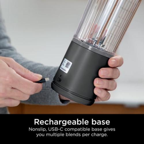 Ninja Blast 16 oz Portable Personal Blender with Leak Proof Lid and Easy Sip Spout, Smoothie Blender, Black BC100BK