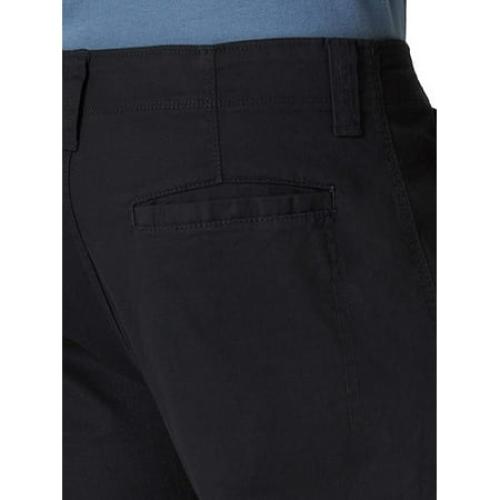 50W x 30 L Wrangler Authentics Men's Relaxed Fit Stretch Cargo Pant, Black.