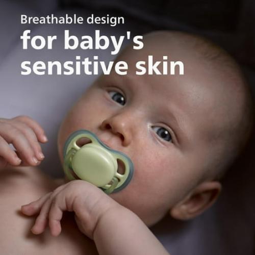 Philips Avent Ultra Air Pacifier - 4 x Light, Breathable Baby Pacifiers for Babies Aged 0-6 Months, BPA Free with Sterilizer Carry Case, SCF085/51