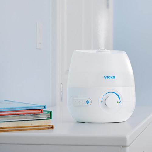 Vicks 0.5 gal 200 sq ft Manual Filter-Free Humidifier