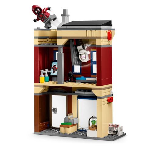 LEGO Marvel Spider-Man vs. Oscorp Building Toy, 808 pc.