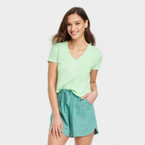 Size M Women's Shrunken Short Sleeve V-Neck T-Shirt - Universal Thread™ Green