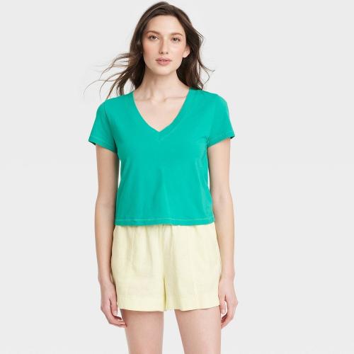 Size L Women's Shrunken Short Sleeve V-Neck T-Shirt - Universal Thread™ Emerald Green