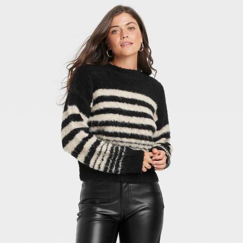 Size M Women's Boucle Crewneck Pullover Sweater - Universal Thread™ Black/Cream Striped