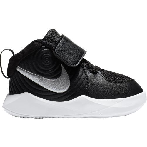 Nike  TEAM HUSTLE D 6 TD  Boys's Children's Basketball Trainers (Shoes) in Black