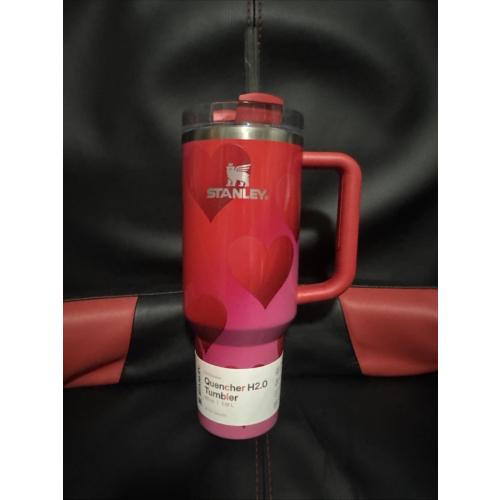 Missing straw Stanley 40 Oz Stainless Steel H2.0 Flowstate Quencher Tumbler Rouge Heart Gradient