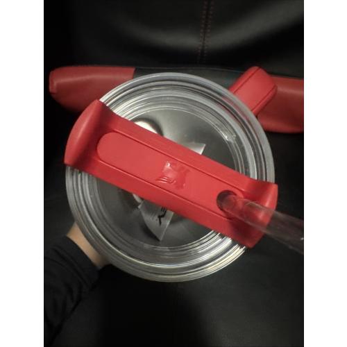 Missing straw Stanley 40 Oz Stainless Steel H2.0 Flowstate Quencher Tumbler Rouge Heart Gradient