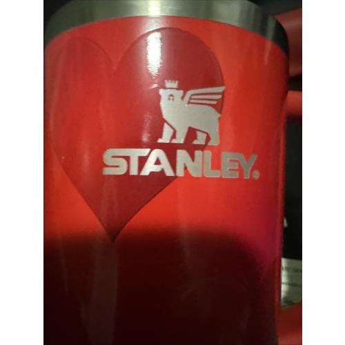 Missing straw Stanley 40 Oz Stainless Steel H2.0 Flowstate Quencher Tumbler Rouge Heart Gradient