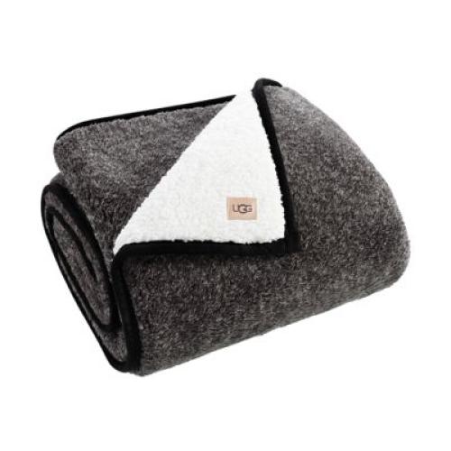 Ugg Classic UGGfluff Throw, 50 X 70 - Off Black