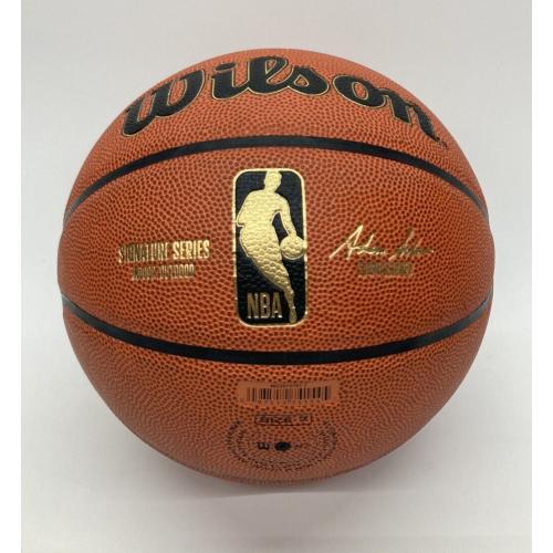 WILSON Signature Series Indoor/Outdoor NBA Basketball, Size 7