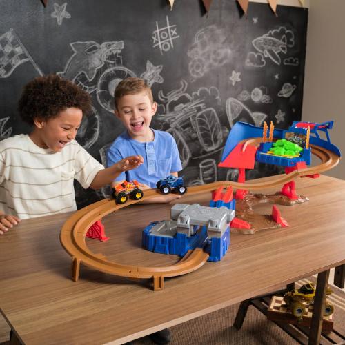 Monster Jam Monster Jam Supercharge Speedway Playset