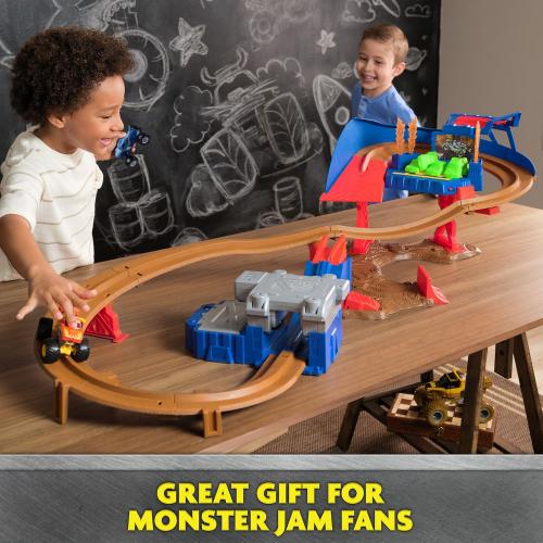 Monster Jam Monster Jam Supercharge Speedway Playset