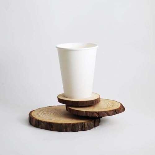 Amazon Basics Disposable Paper  coffee Cups with lids for Hot and Cold Beverages, 12 ounces, White,