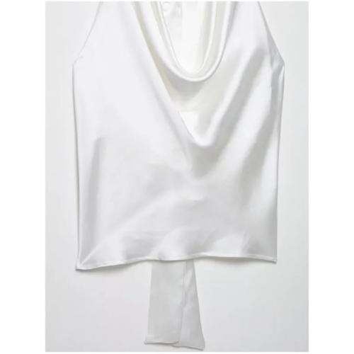 Size XS.....Women's blouse size Xs with closed neck or and back out