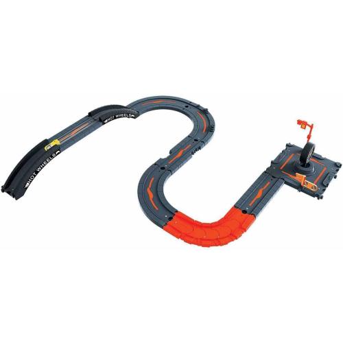 Hot Wheels City Track Pack, 10 Piece Set Includes Track Base & Various Track Pieces to Build a Cityscape, with 1 Hot Wheels Car, Connects to Other Sets, Gift for Kids 4 Years & Up