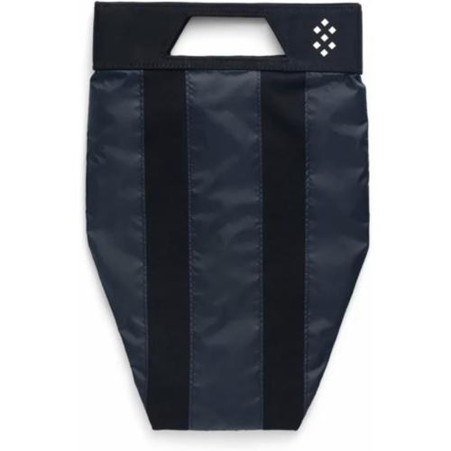 Salt Aērcase Smell Proof Cleat Bag – Regular Size - Athletic Soccer & Golf Shoe Bag for Smelly Cleats & Gym Shoes- Durable, Water-Resistant, & Easy to Clean