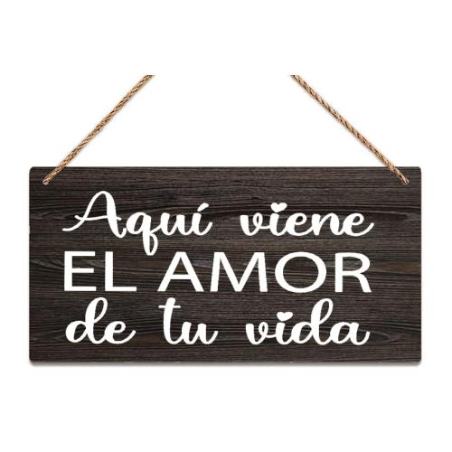 Hanging Wood Sign Aquí Viene El Amor De Tu Vida Wood Ring Bearer Sign Spanish Rustic Wood Decor Farmhouse Wall Hanging Plaque Wooden Sign For Home Indoor Outdoor 12 X 6 Inch