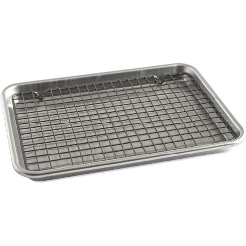 Nordic Ware Naturals® Quarter Sheet with Oven-Safe Nonstick Grid