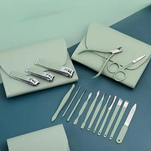 16pcs Nail Clippers Kit, Ultra Sharp Sturdy Fingernail Cutters, Professional Nail Clippers Pedicure Care Tools, Toenail Clipper Cutters for Men and Women Nail Trimmer,Luxury Gold Color,Matcha Green