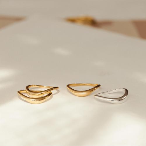 MBW Gold Rings for Women Non Tarnish, 14k Gold Plated Cubic Zirconia Stackable Rings for Women Trendy Chunky Twisted Wave CZ Thumb Bands Wedding Engagement Jewelry Gifts Size 5-10