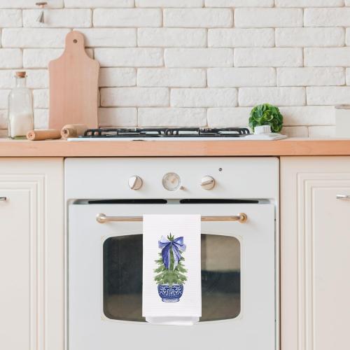 Chinoiserie Christmas Tree Hand Towels, Blue and White Porcelain - 16x24 Inch, Bathroom and Kitchen Decor