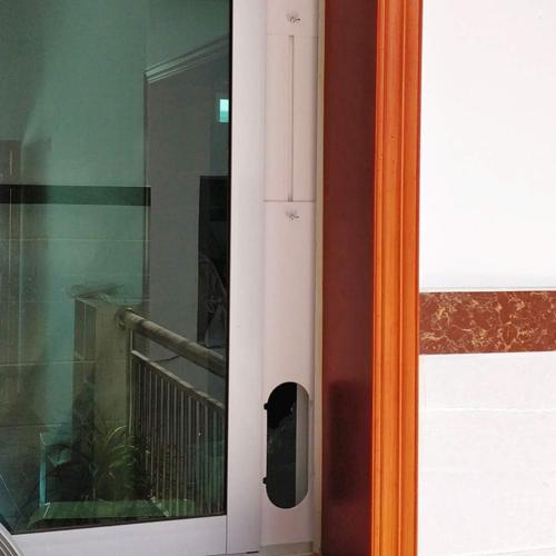 Universal AC Window Seal Kit - Adjustable Lightweight Panel for Sliding Doors & Windows