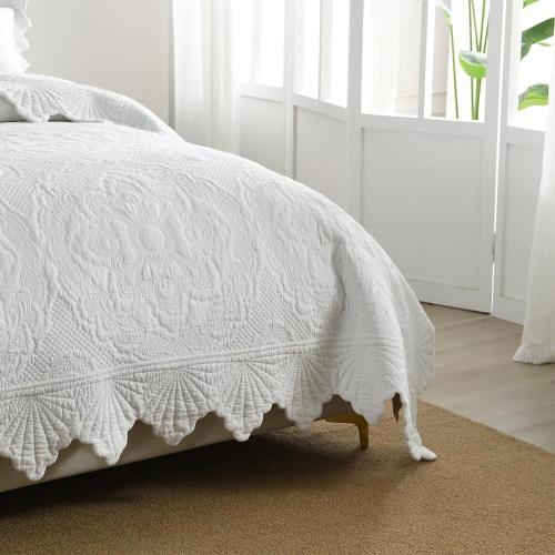 Cotton Quilt Bedding Set Reversible Lightweight Coverlet for All Seasons, 3 Pieces Embossed Floral Solid White Bedspread with Ruffled Edge, King Size
