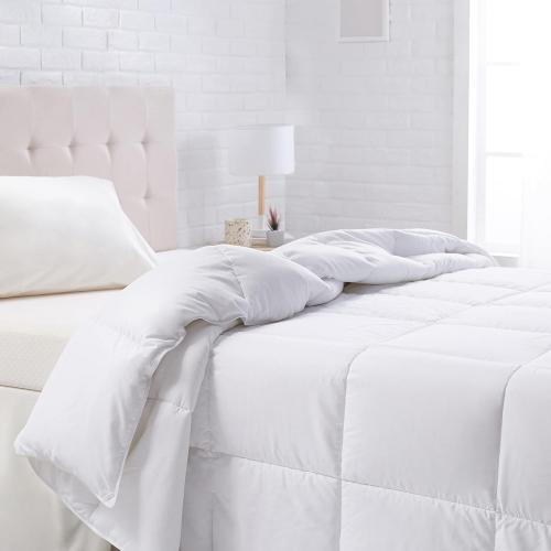 Amazon Basics White Down Alternative Comforter and Duvet Insert with Corner Tabs (90x102 In, All-Season)